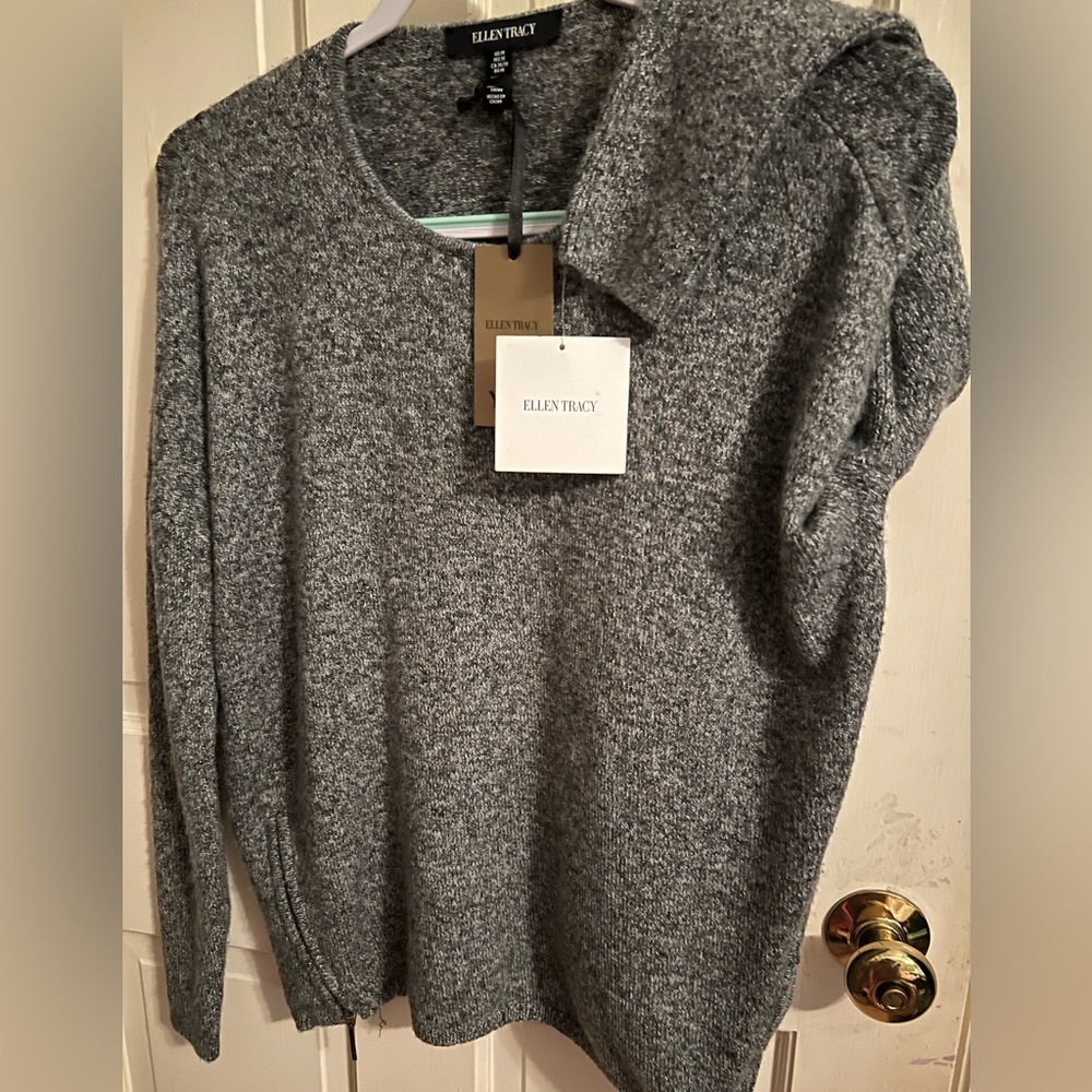 Ellen Tracy , Woman’s Sweater , Black and White